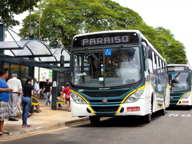 Vereador quer garantir transporte a quem busca emprego