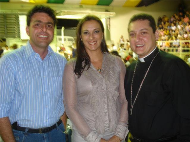 Vereador Zeca nçalves, secretária Rita Passos e padre Marcelo Sales prestigiaram o Apae Show