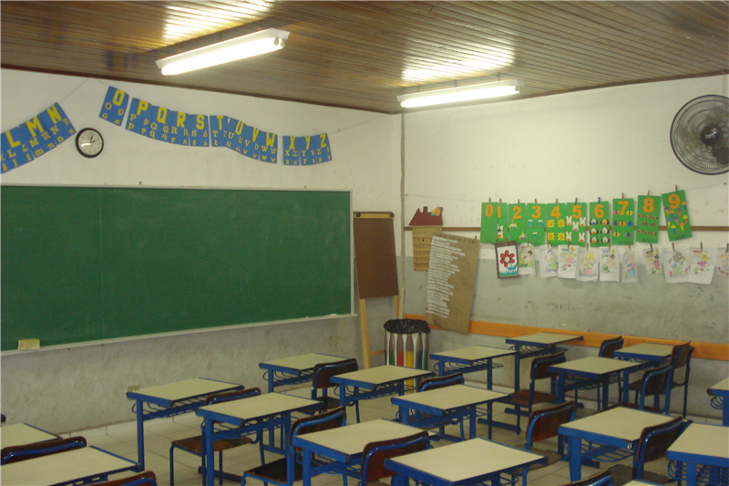 Kadu recebeu reclamações sobre o calor nas salas de aula