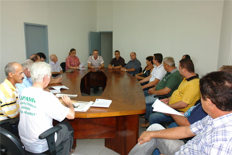 Vereadores, ambientalistas e moradores do Sapezeiro participaram de reunião da Comissão de Meio Ambiente