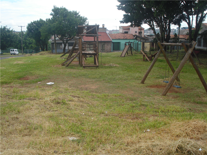 Após solicitação do vereador Danilo, Prefeitura fez roçamento do mato no local