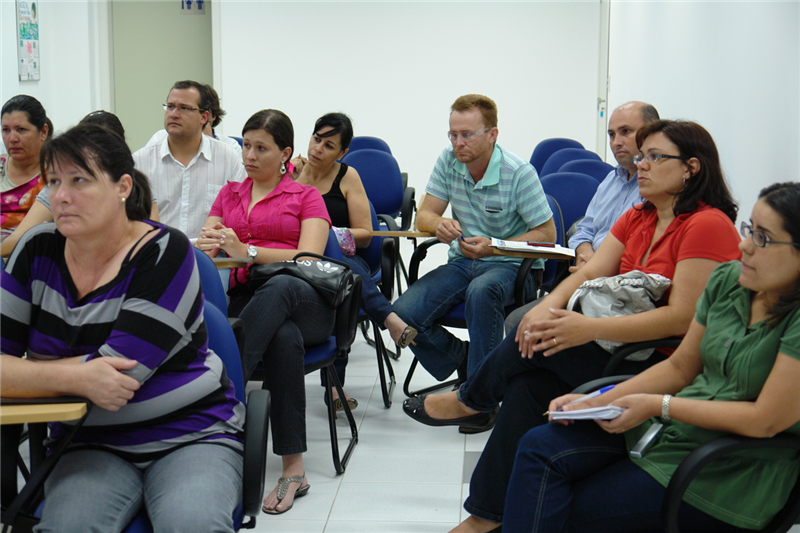 Parlamentares estiveram presentes em reunião no DAE a pedido de moradores dos bairros rurais Alambari e Olhos d água