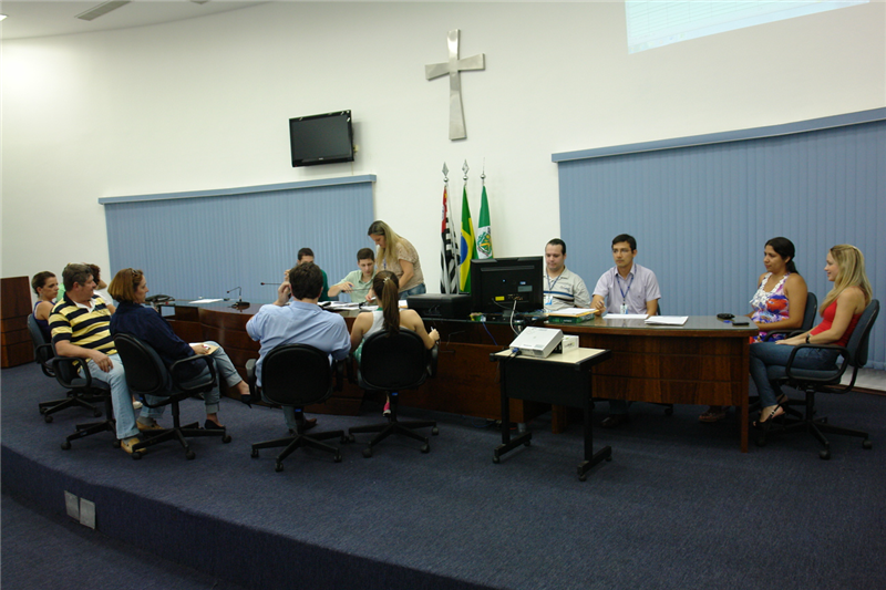 Empresas disputam pregão presencial no Plenário da Câmara