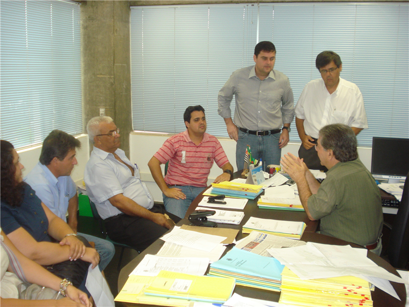 Pinguim organiza reunião entre secretários municipais e comerciantes