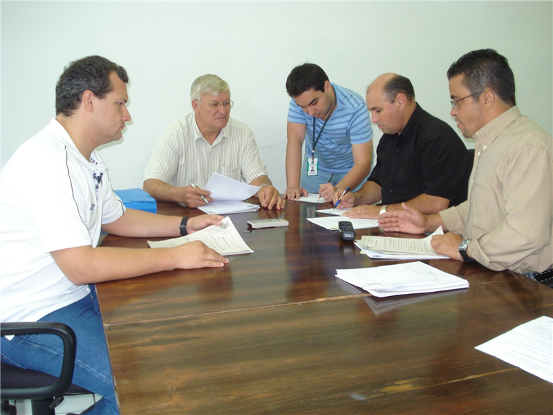 Força tarefa para liberar projetos