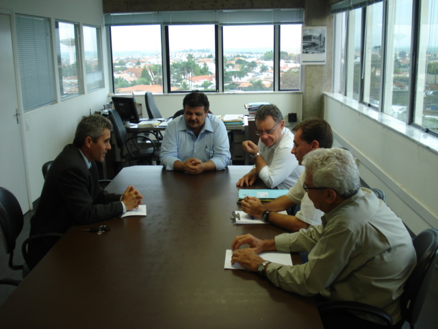 Reunião define mudança de trânsito no Orquídeas