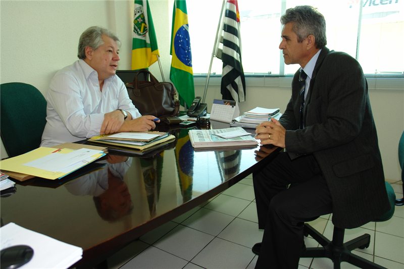 Herb e Anízio: reivindicação das monitoras