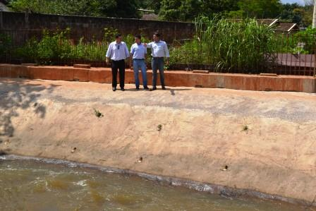 Felipe, Kadu e Celso vistoriam obras da Prefeitura.