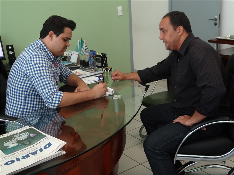 Fabiano Pinguim em reunião com Marcelo Cury.