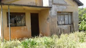 Vereador propõe cadastro para identificar imóveis abandonados no município