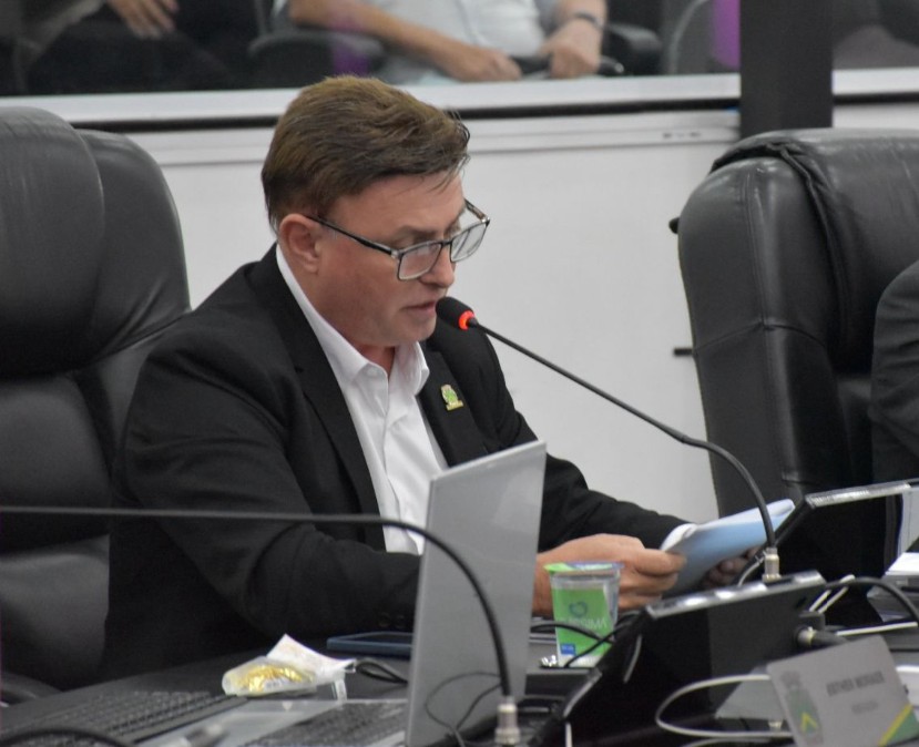 Vereador cobra explicações sobre falta de suplemento essencial na rede pública de saúde