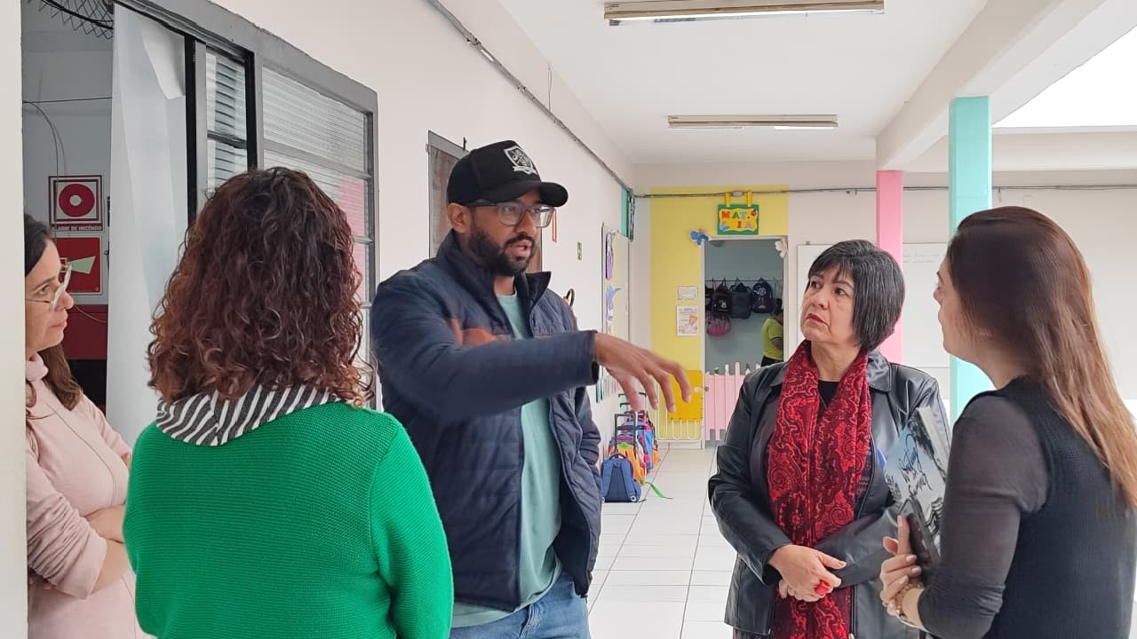 A pedido de pais, presidente da Câmara visita creches e escolas municipais para verificar demandas