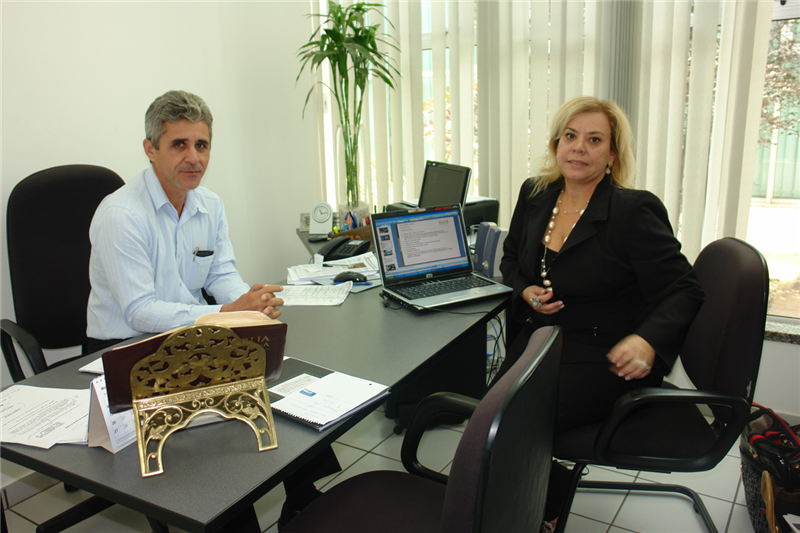 Anízio e Bell conversam sobre projeto cultural.