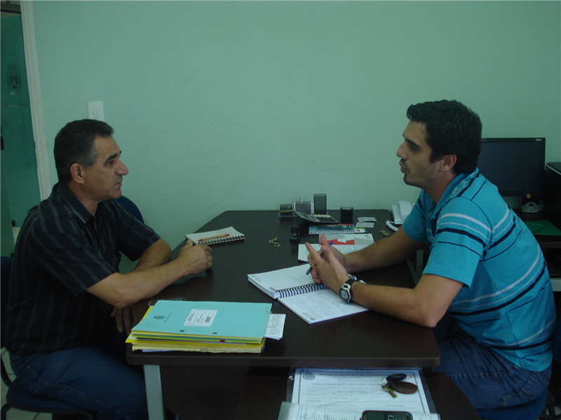 Ademir em reunião com o secretário Rafael Piovezan.