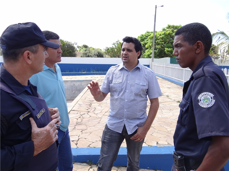 Vereador Fabiano Pinguim, durante visita à sede do GPA, no Cruzeiro do Sul