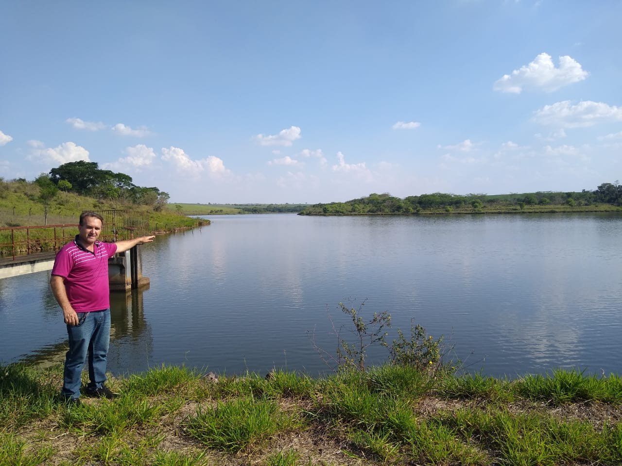 Vereador vistoria nível de água na Represa Areia Branca