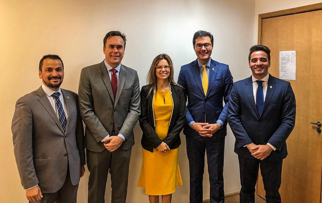 Felipe Sanches e o prefeito Denis Andia, durante reunião com secretária de Desenvolvimento do Estado, Patrícia Ellen