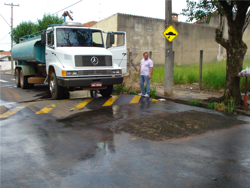 Após verificar vazamento no local, Juca conseguiu levar equipe do DAE até o bairro