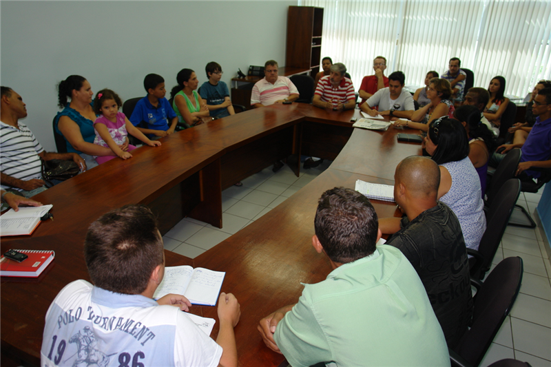 Reunião foi promovida hoje na sala da presidência, na Câmara barbarense