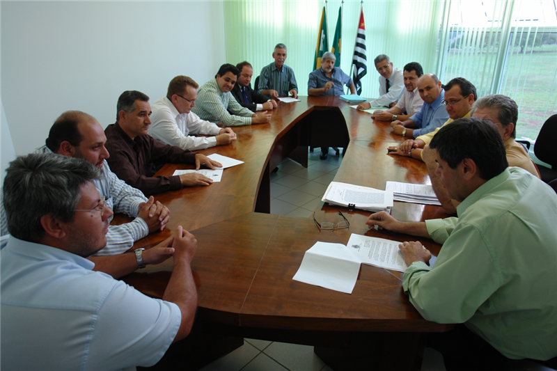 Reunião entre secretários e vereadores