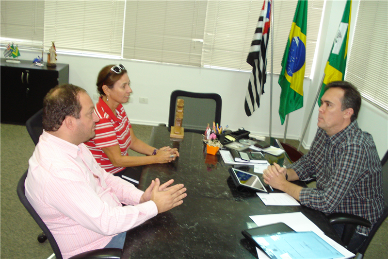 Juca participou de reunião entre prefeito Denis Andia e engenheira da Secretaria de Agricultura do Estado  