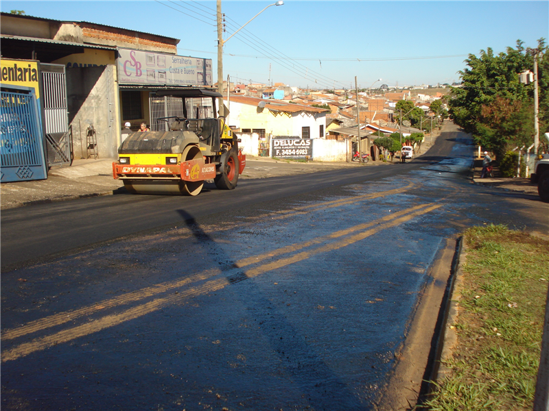 Rua João Benedito Caetano, que passou por recapeamento, após pedido do vereador Danilo