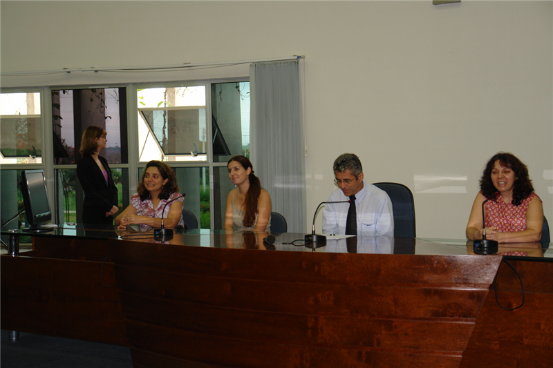 Presidente Anízio e professoras na abertura da reunião