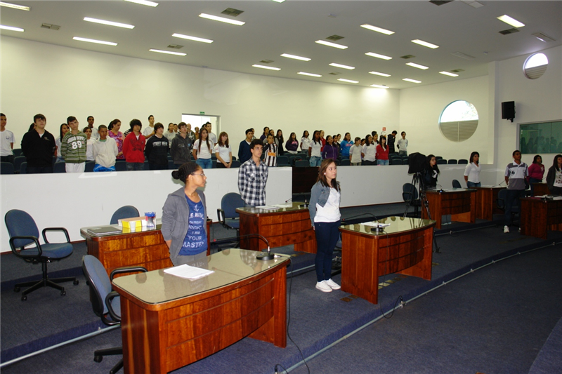 Alunos da Escola Estadual Emílio Romi participam de reunião do Câmara do Futuro