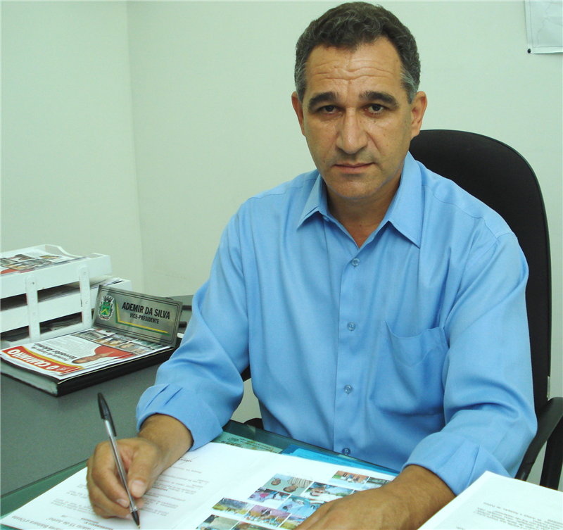 Ademir ressalta a importância de aparelhos de eletrocardiograma e desfibriladores em todas as UBS s e Pronto-socorros.