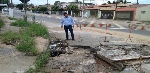 Vereador vistoriou pessoalmente danos causados no local