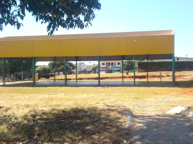 Quadra poliesportiva localizada na rua do Feijão.