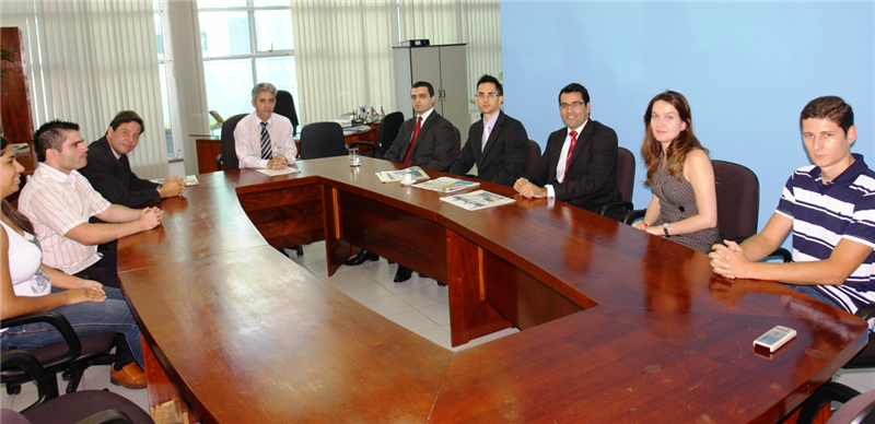 Três procuradores, uma jornalista e um técnico em contabilidade foram contratados hoje
