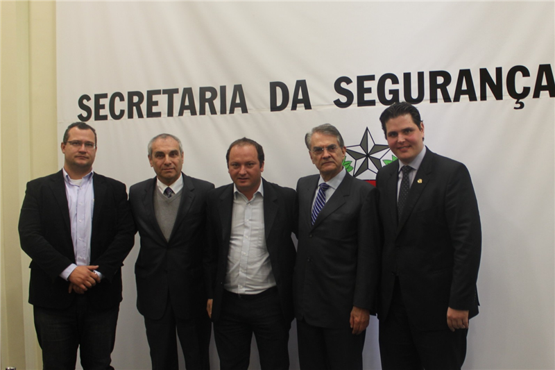 Por intermédio do deputado Cauê Macris, Juca e Danilo participaram de reunião com secretário de Segurança