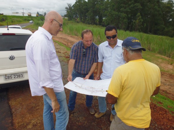 Juca acompanhou representantes da Bertol na abertura da via