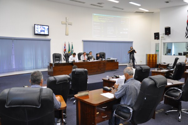 Vereadores rejeitaram três vetos durante sessão camarária