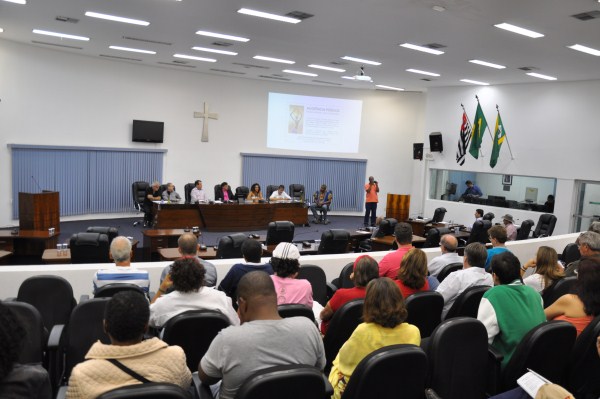 Plenário permaneceu lotado durante toda a discussão