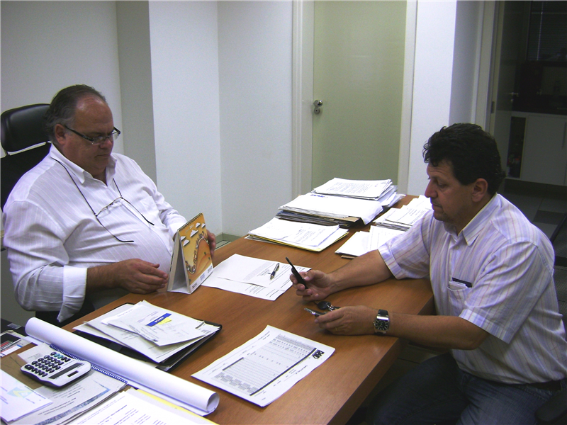 Kadu cobrou continuidade de obras no Santa Rita ao diretor do DAE, Kênio Freitas