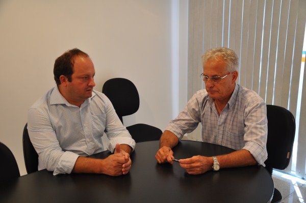 Juca Bortolucci em reunião com Bonamim.