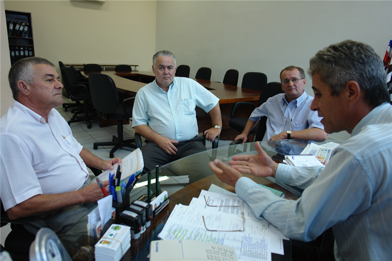 Anízio promoveu reunião para debater regularização de loteamento do Cidade Nova
