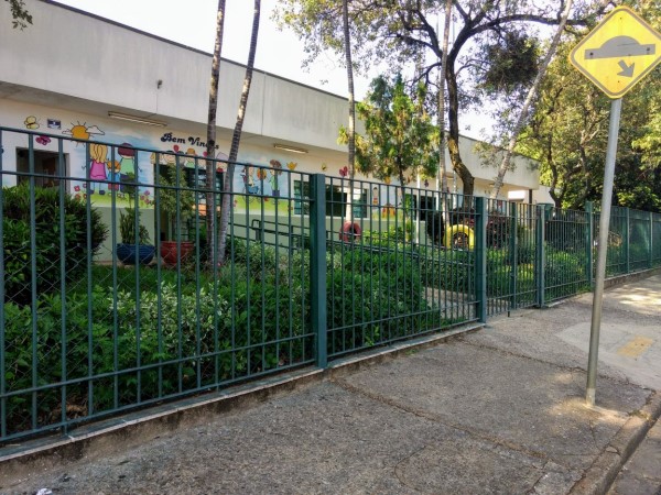 Kadu pede melhoria na creche Dona Maria Araújo.