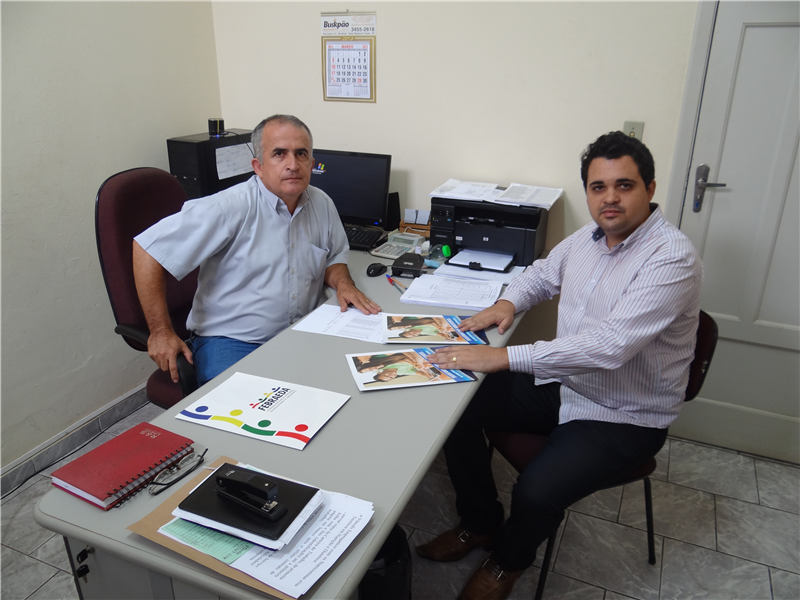 Presidente Fabiano Pinguim em reunião com João Luiz de Siqueira.