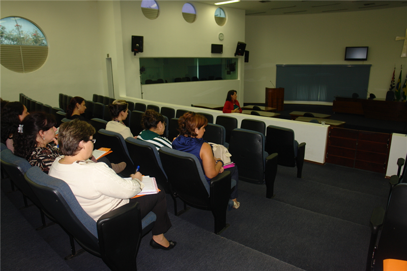 Professoras participam de treinamento do Câmara do Futuro.