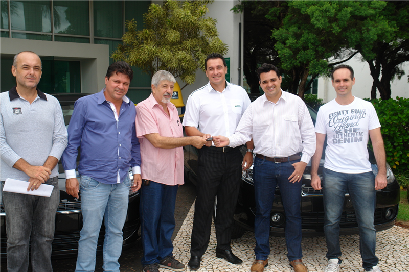 Vereadores e motoristas da Câmara receberam chaves do carro