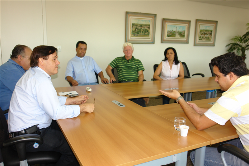Pinguim apresentou pedido de representantes da Paróquia São Francisco ao prefeito