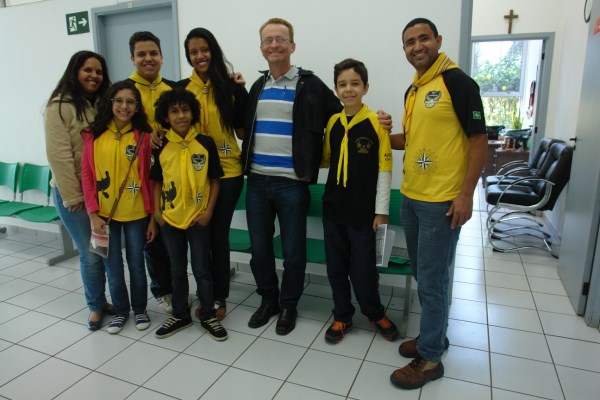 Joi recebe visita do Clube dos Desbravadores.