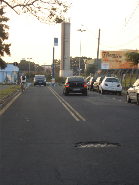 Tachões foram retirados da rua Césio.