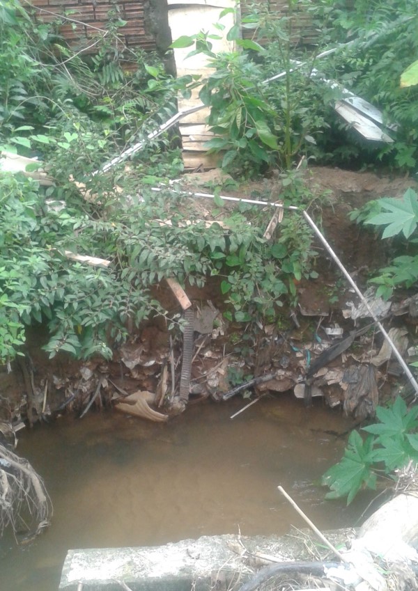 Joi pede providências urgentes em córrego do Santa Alice.