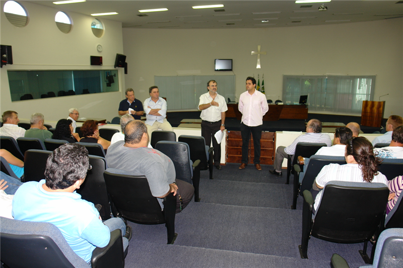 Reunião discute situação do transporte escolar