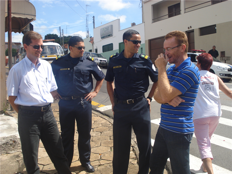 Joi conversa com representantes da Prefeitura, solicitando melhorias no trânsito