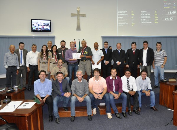 Chefe dos escoteiros foi homenageado pelos parlamentares